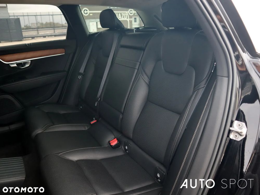 Volvo V90 T8 AWD Plug-In Hybrid Inscription - 38