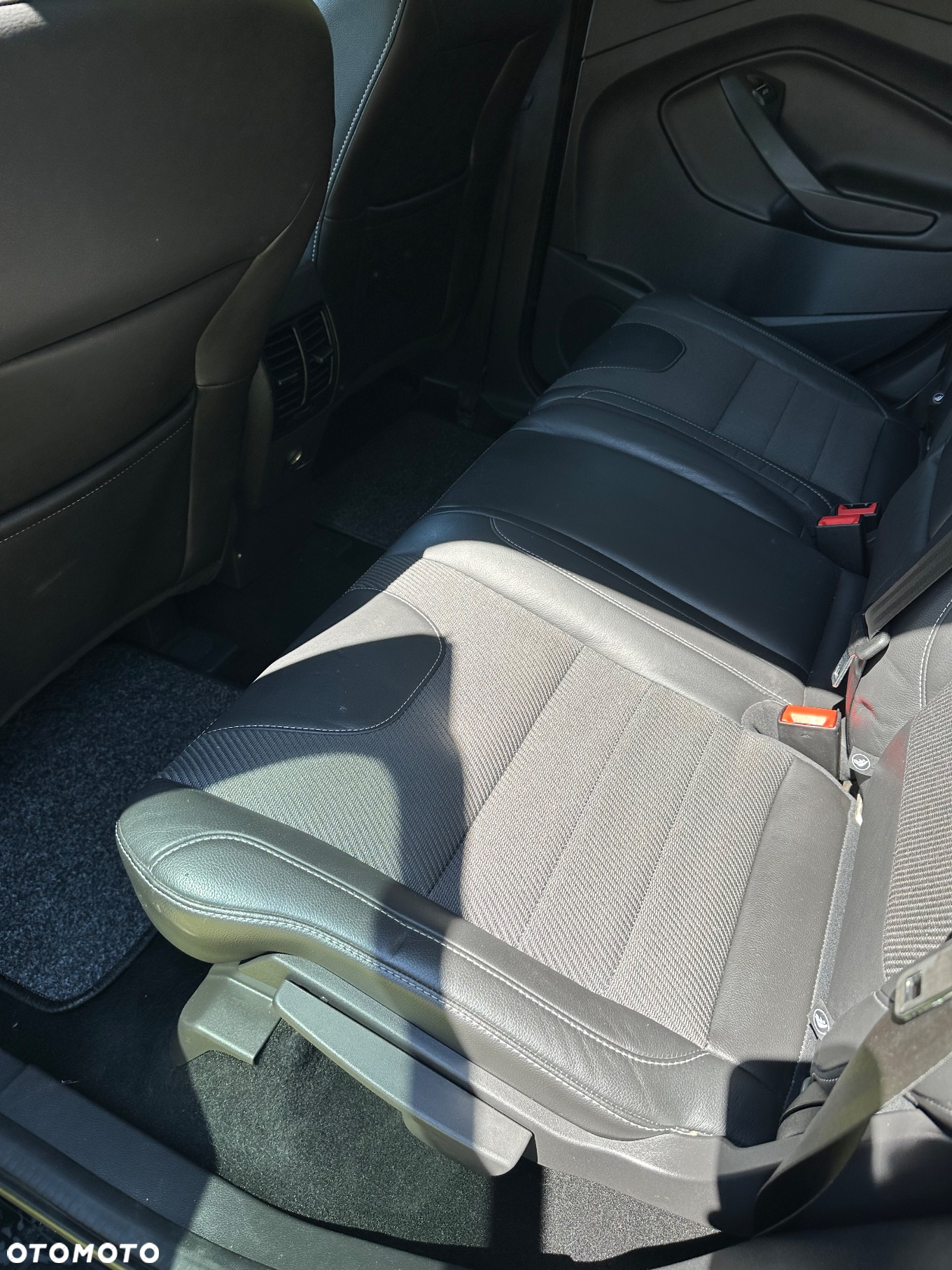 Ford Kuga - 12