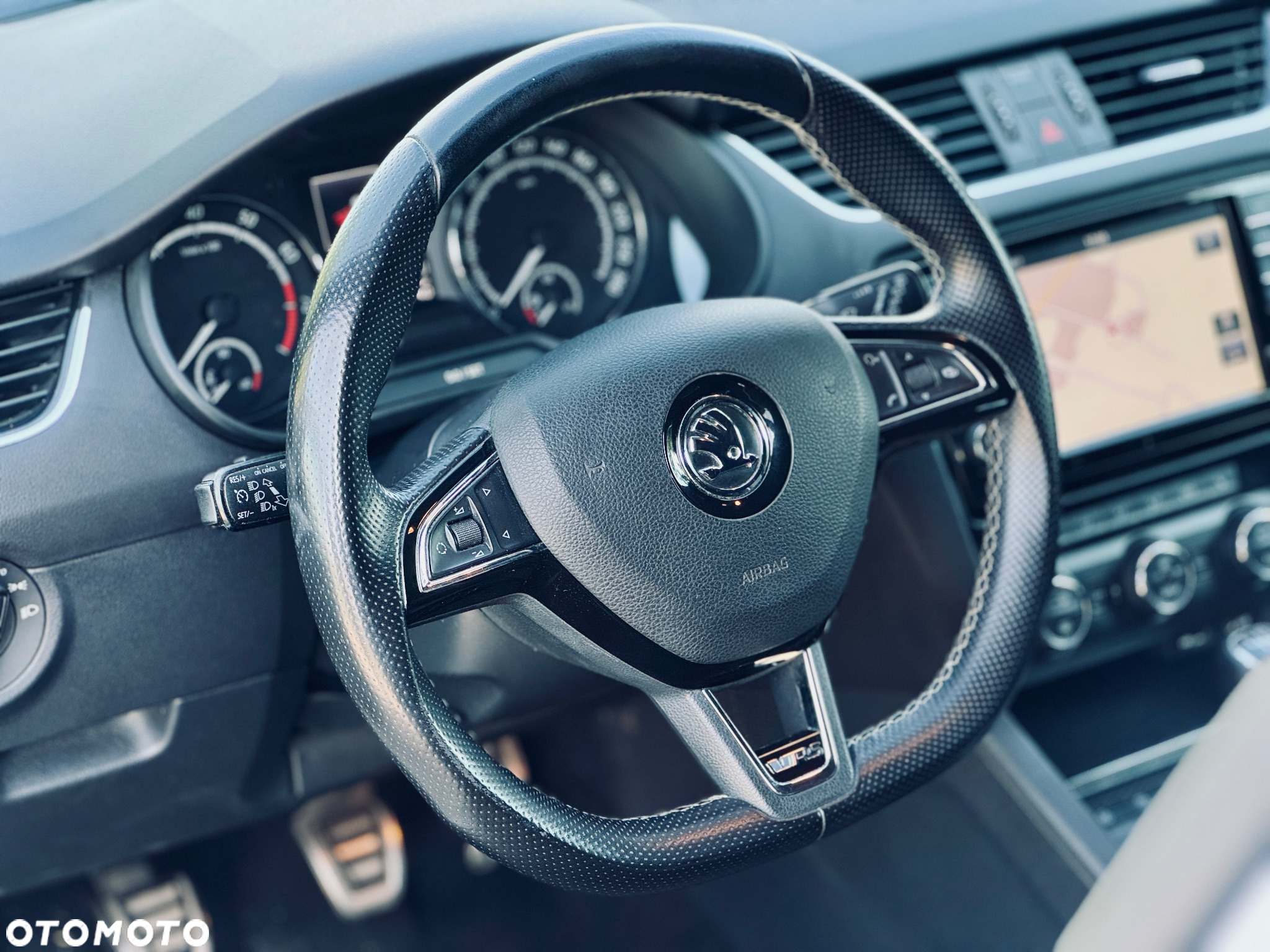 Skoda Octavia 2.0 TSI RS - 25