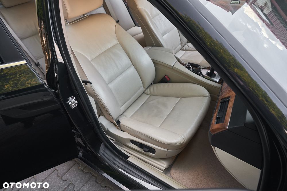 BMW Seria 5 535i xDrive Sport-Aut Modern Line - 28