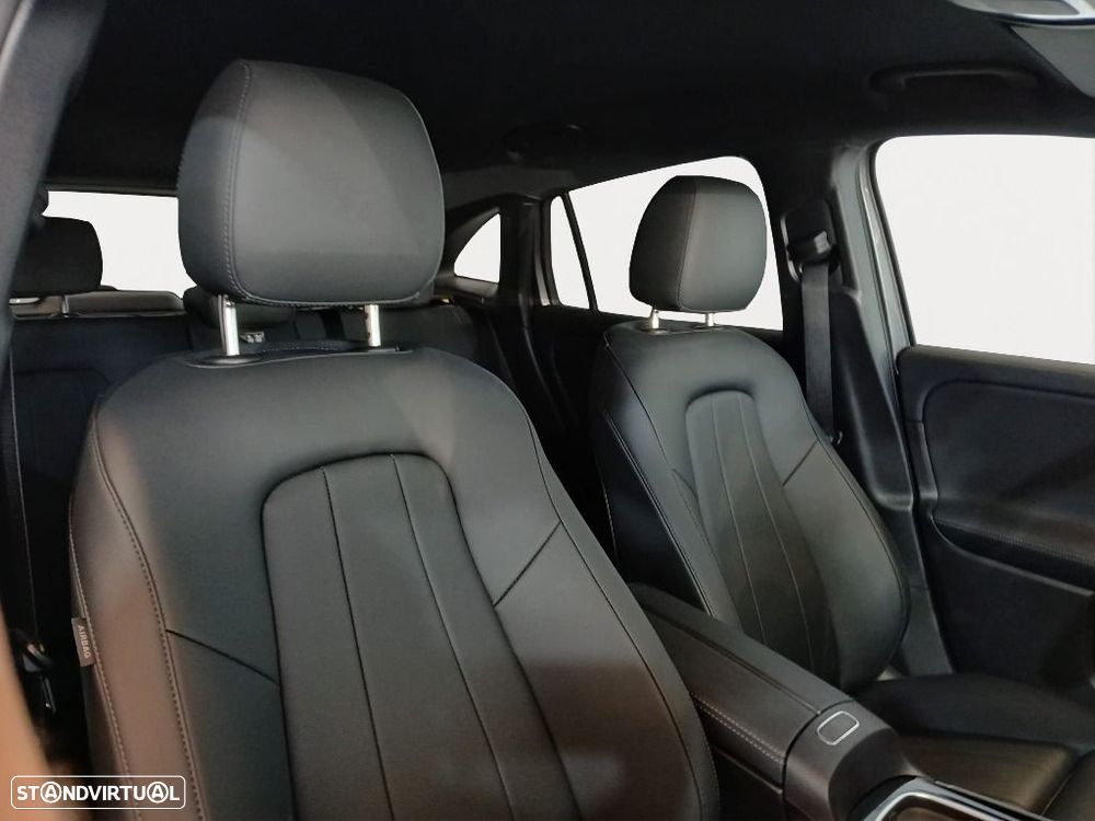 Mercedes-Benz GLA 180 d - 11