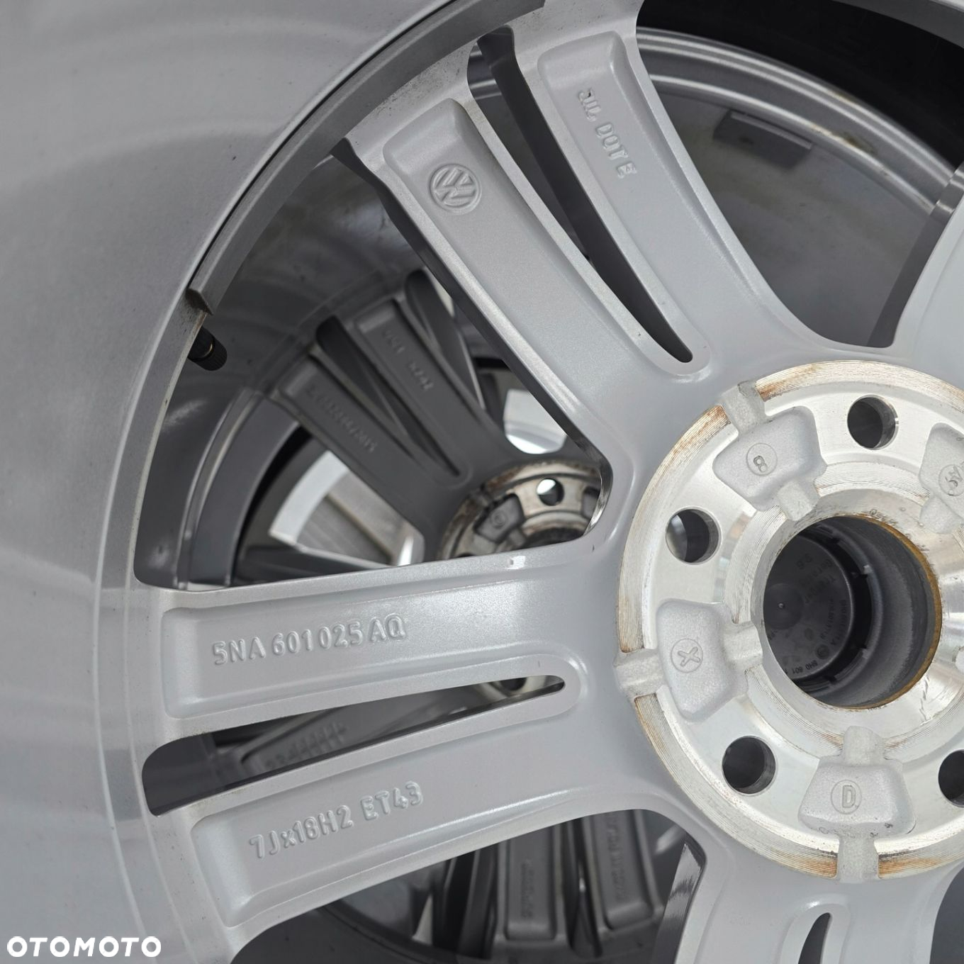 VW TIGUAN II 5NA 5X112 235/55R18 104H 18 ET43 23R 4X - 14