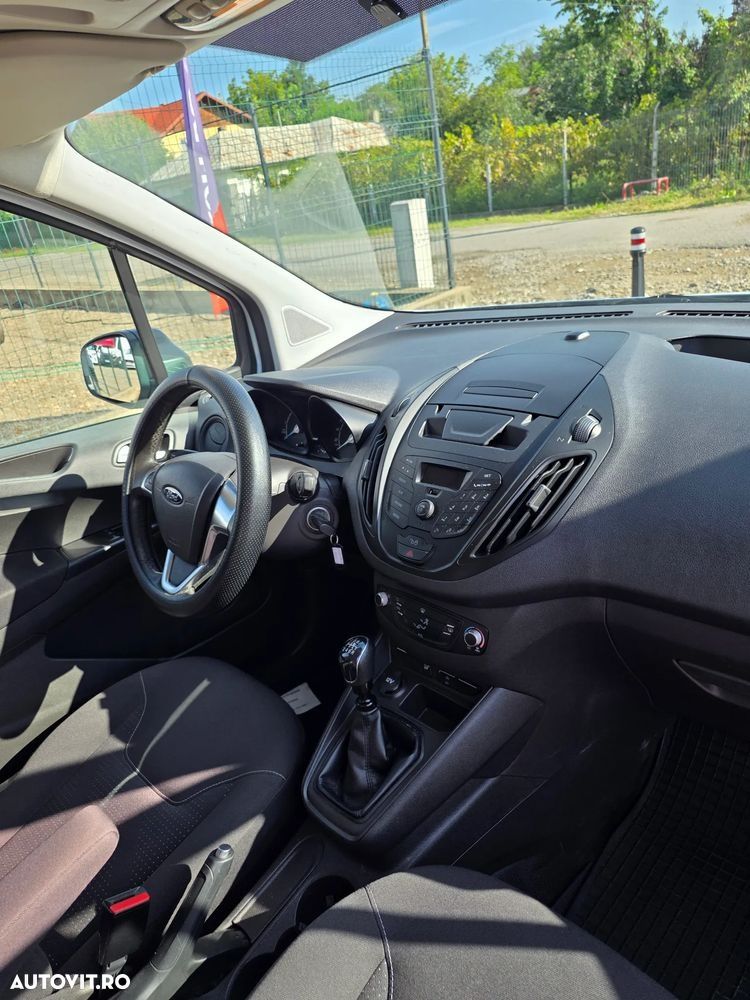 Ford Courier - 23