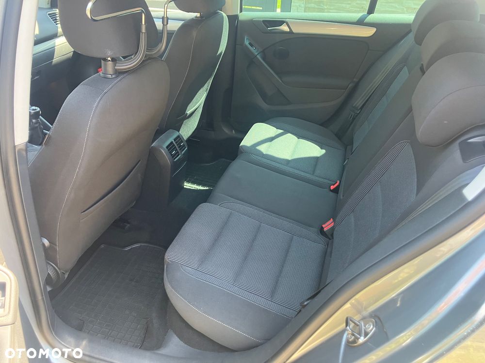 Volkswagen Golf 1.6 TDI DPF Highline - 8