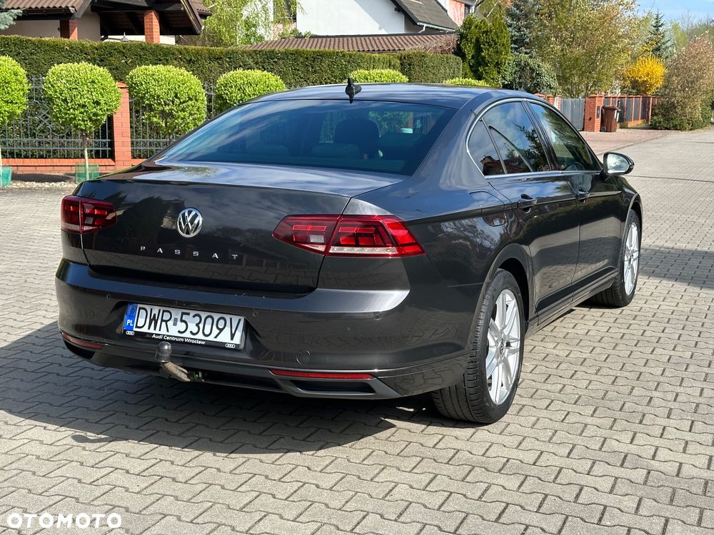 Volkswagen Passat 2.0 TDI Elegance DSG - 11
