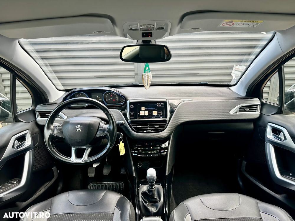 Peugeot 2008 - 8