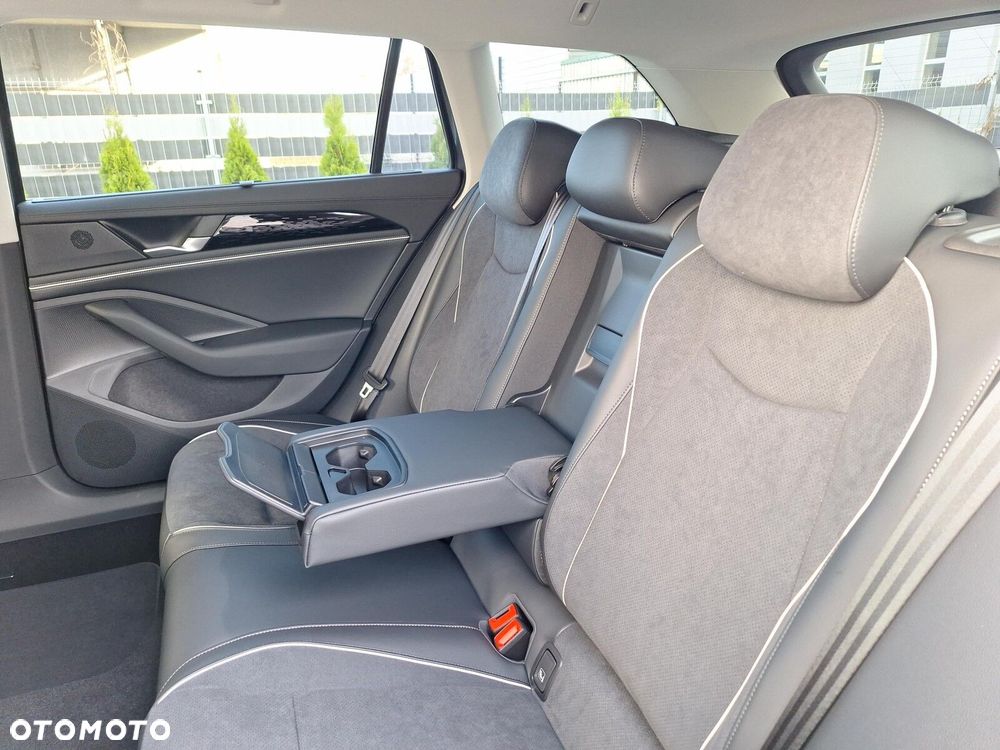 Volkswagen Passat - 16