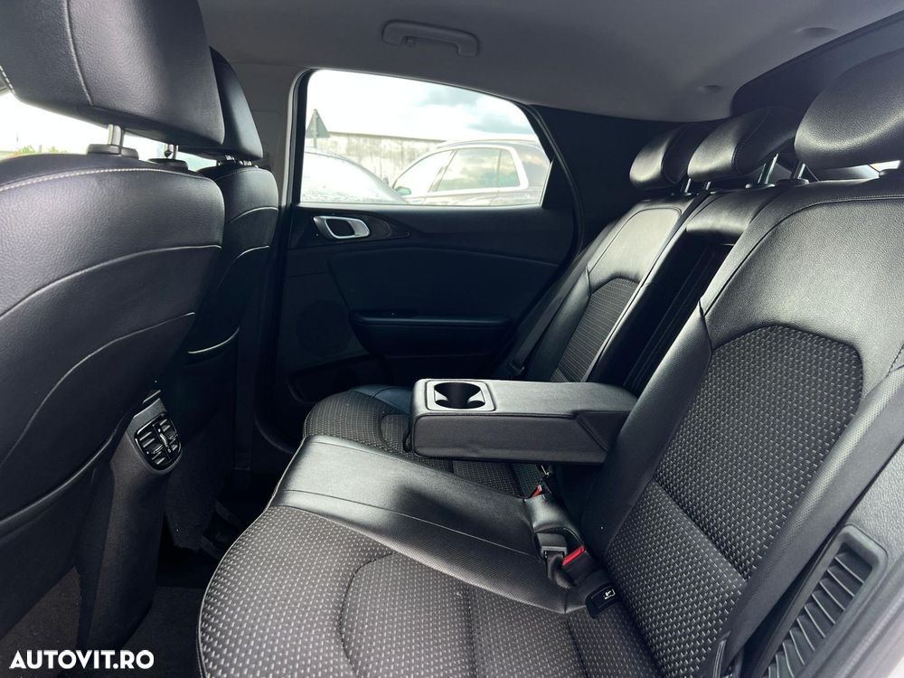Kia XCeed - 35