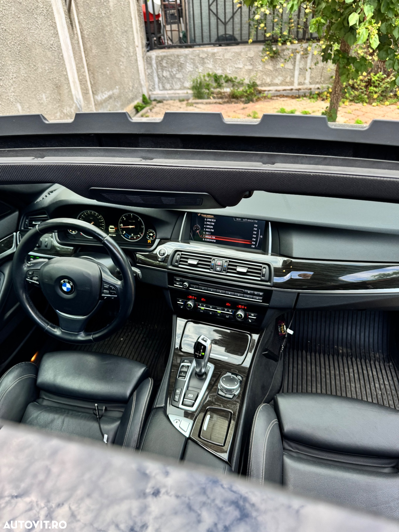 BMW Seria 5 525d xDrive AT - 2