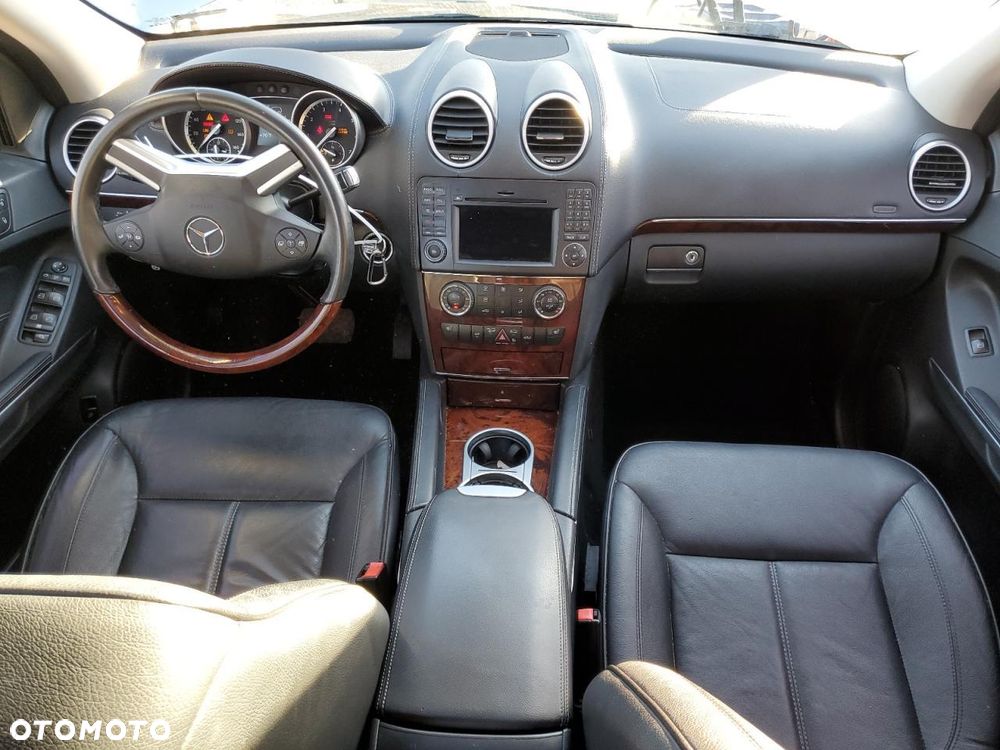 Mercedes-Benz GL 450 - 27