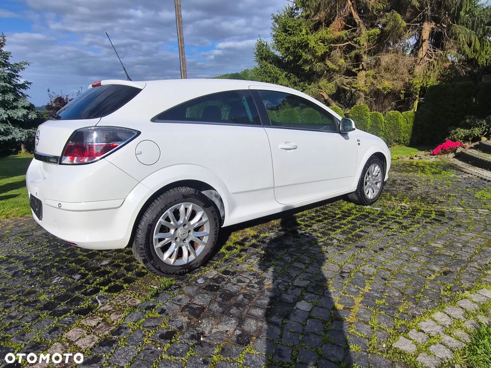 Opel Astra 1.6 Edition 111 Jahre - 17