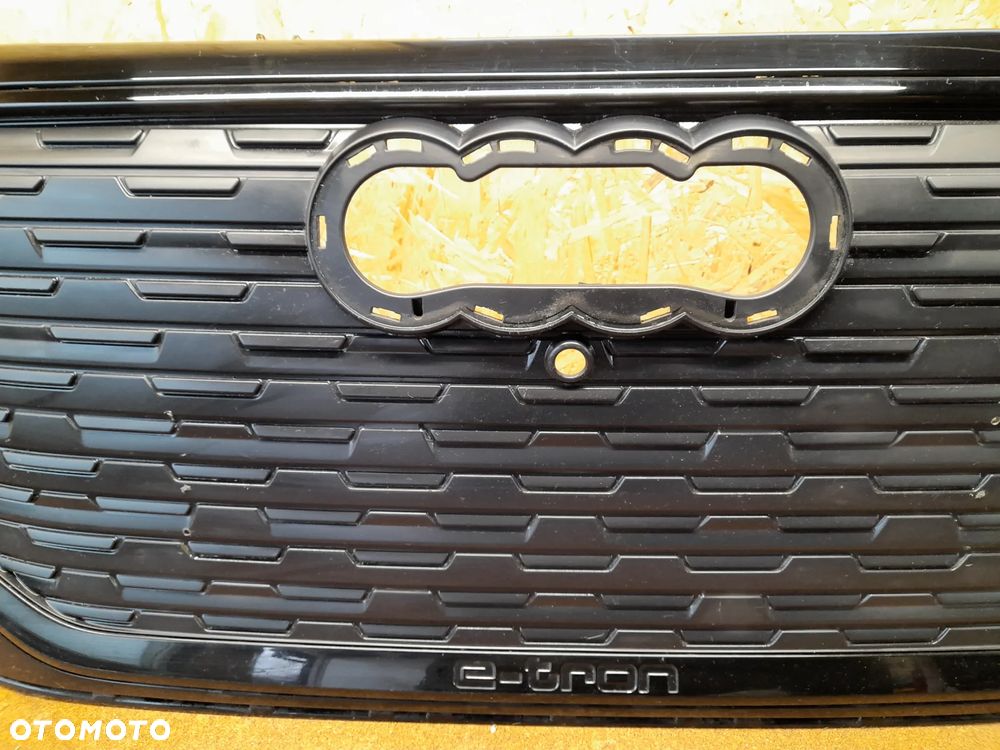 AUDI Q4 E-TRON atrapa grill zderzak przód 89A853653A 89A807725A - 3