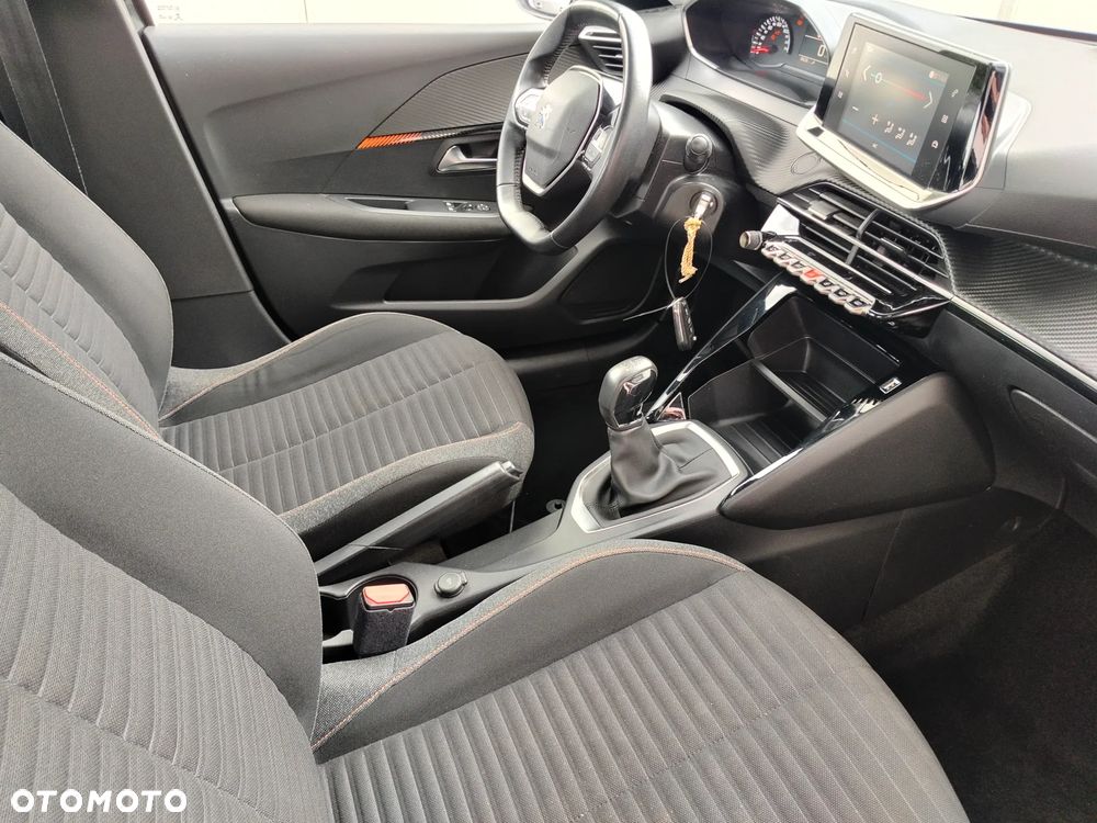 Peugeot 208 - 26