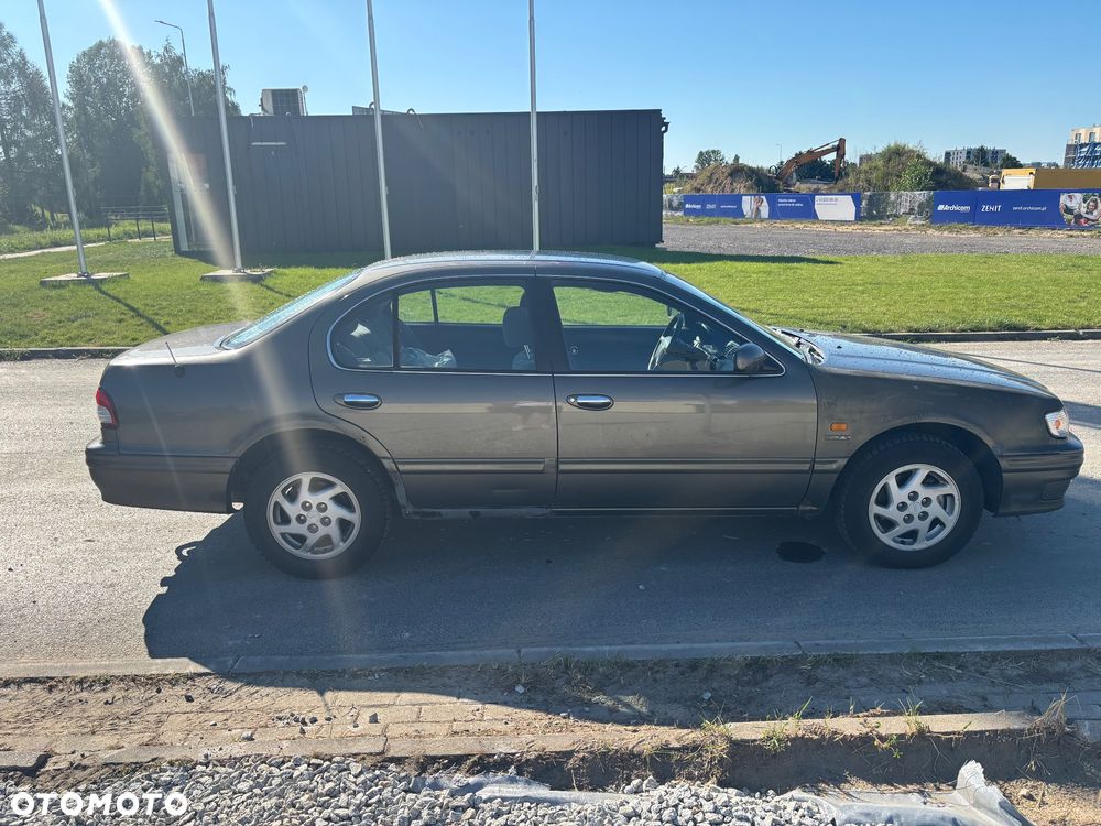 Nissan Maxima - 4