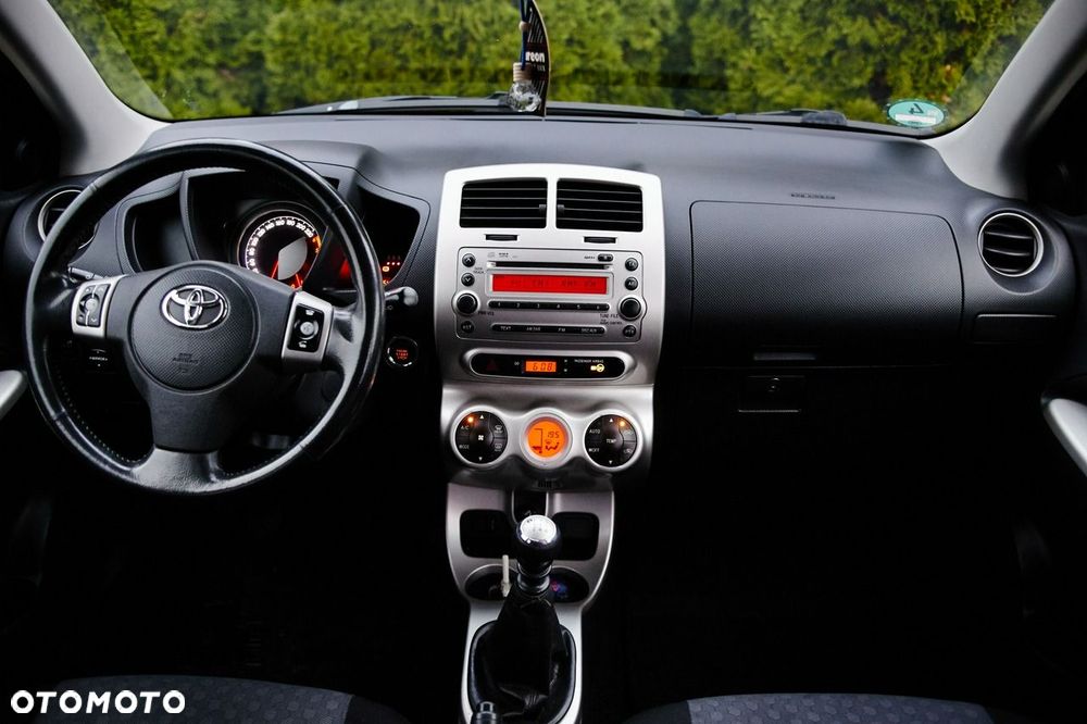 Toyota Urban Cruiser 1.4 D-4D 4x4 Life - 23