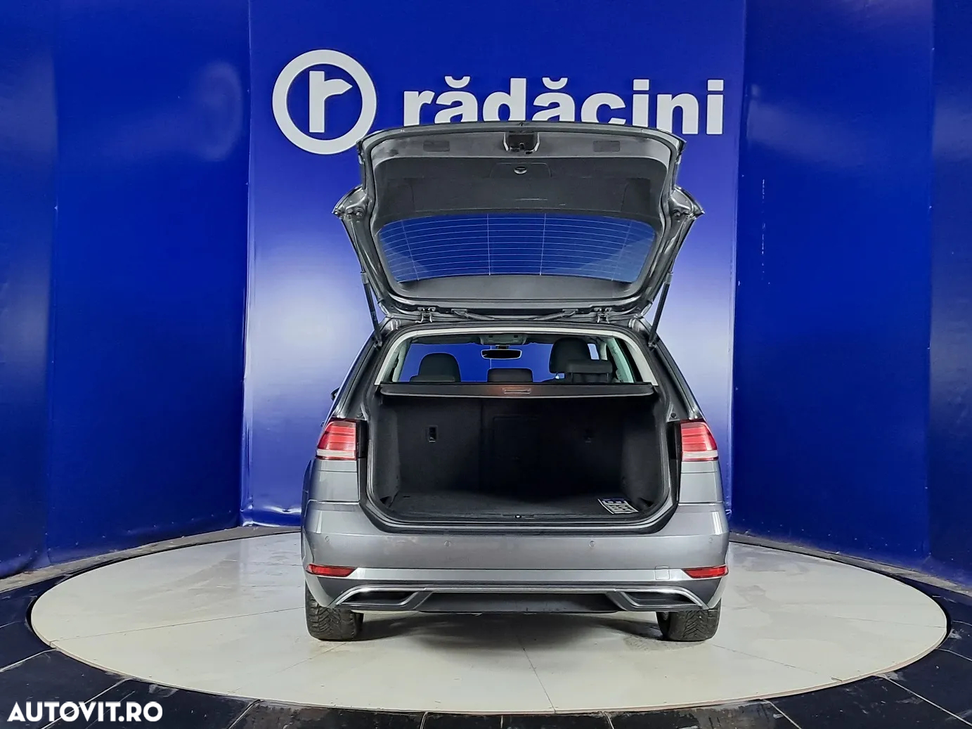 Volkswagen Golf - 18