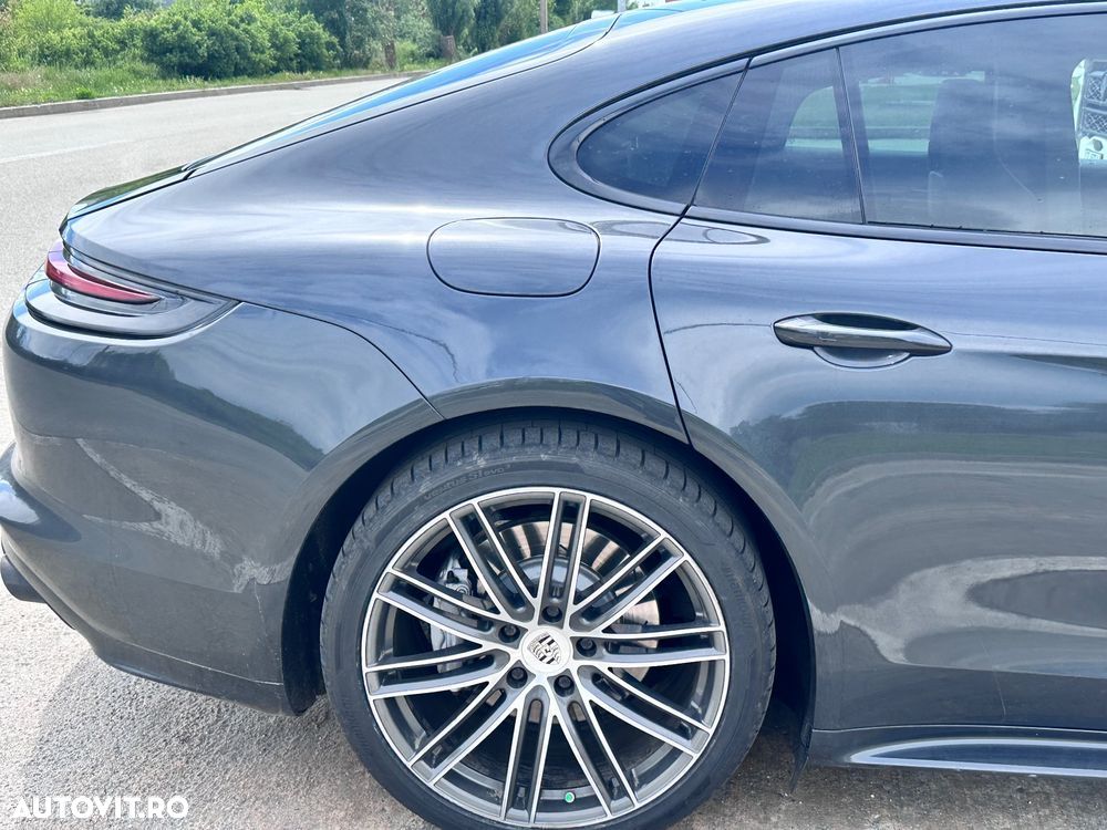 Porsche Panamera 4 E-Hybrid - 18