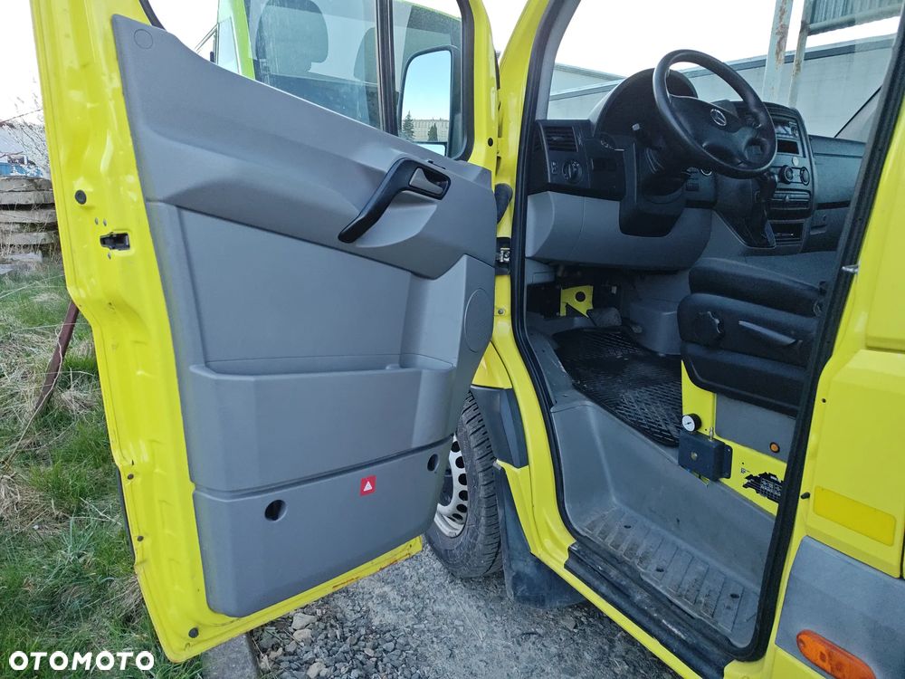Mercedes-Benz Sprinter - 11