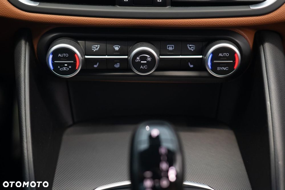 Alfa Romeo Giulia 2.0 Turbo Veloce Q4 - 25