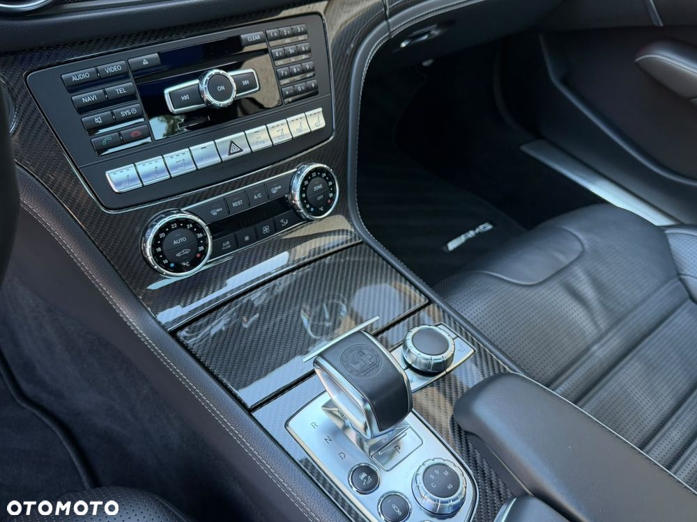 Mercedes-Benz SL 63 AMG AMG Speedshift MCT 7-Gang Sportgetriebe AMG Performance Package - 18