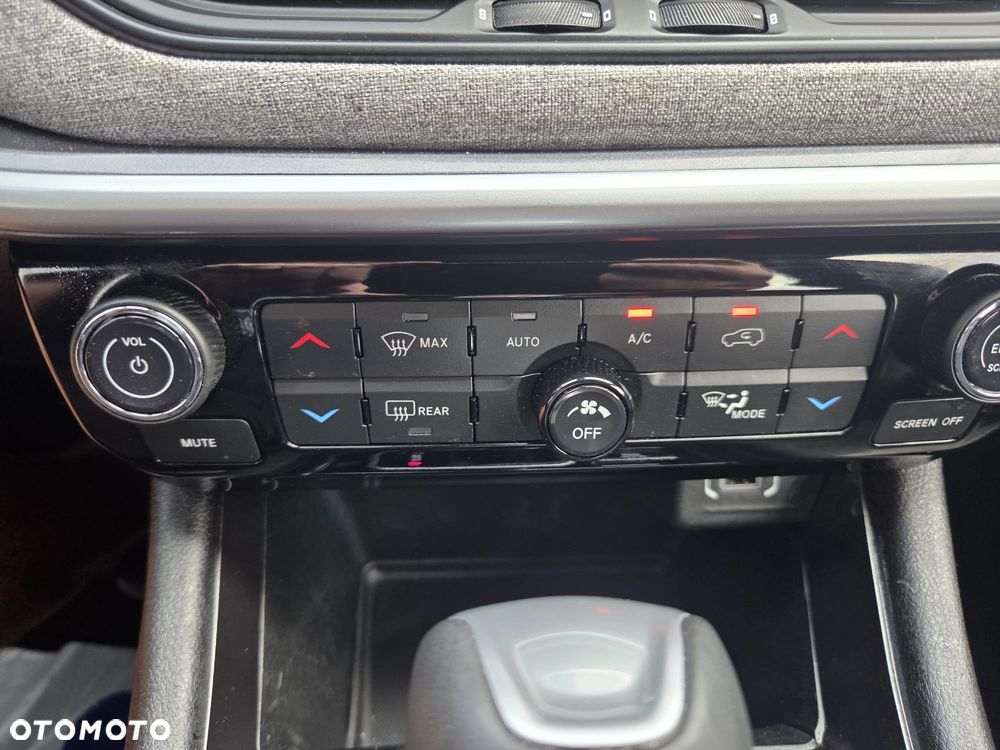 Jeep Compass - 12