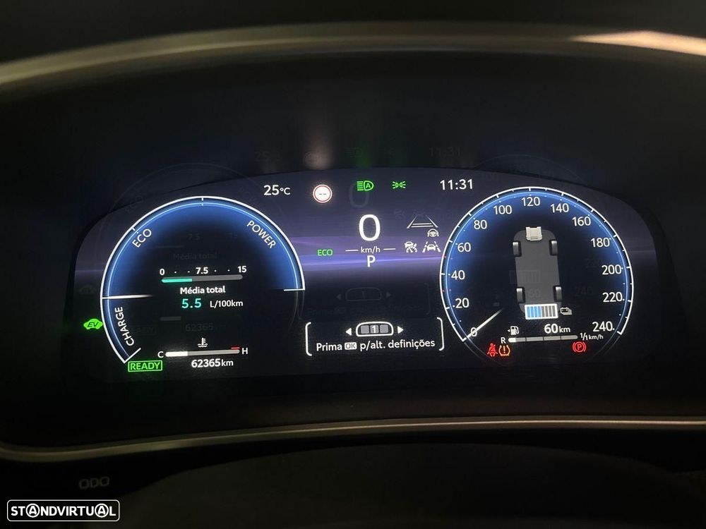 Toyota Corolla Cross 2.0 Hybrid Luxury - 18