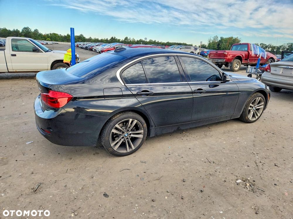 BMW 330 Xi 2018 photo 3