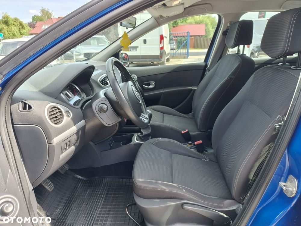 Renault Clio - 11