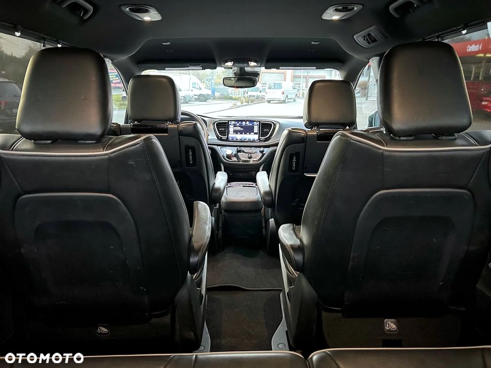 Chrysler Pacifica - 25