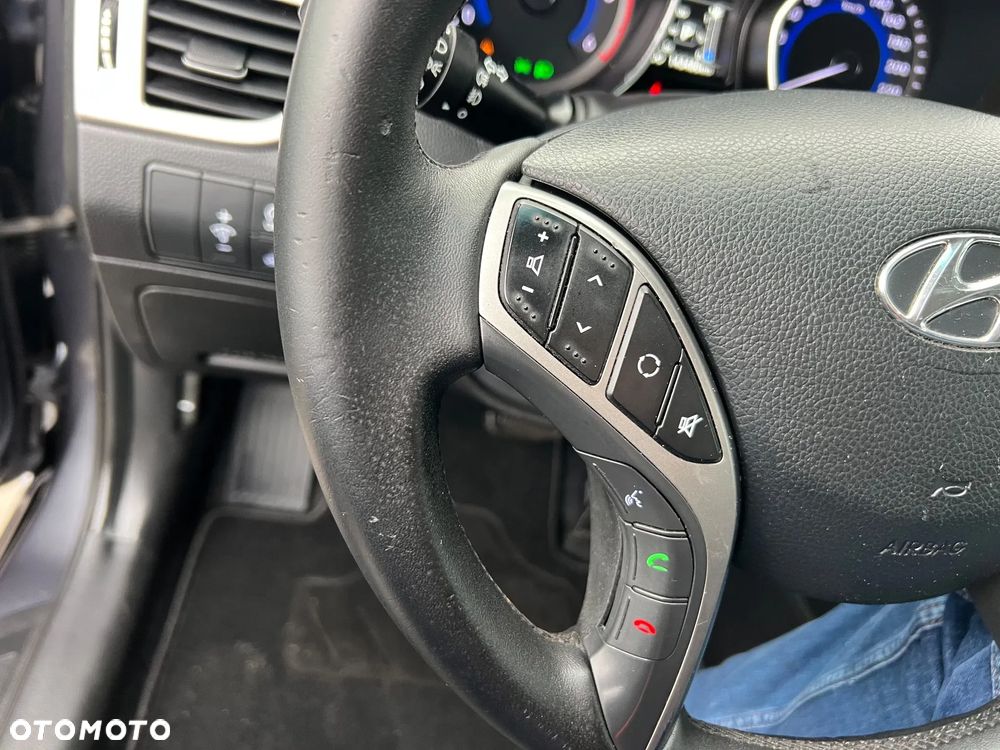 Hyundai i30 1.6 CRDi Automatik Style - 32