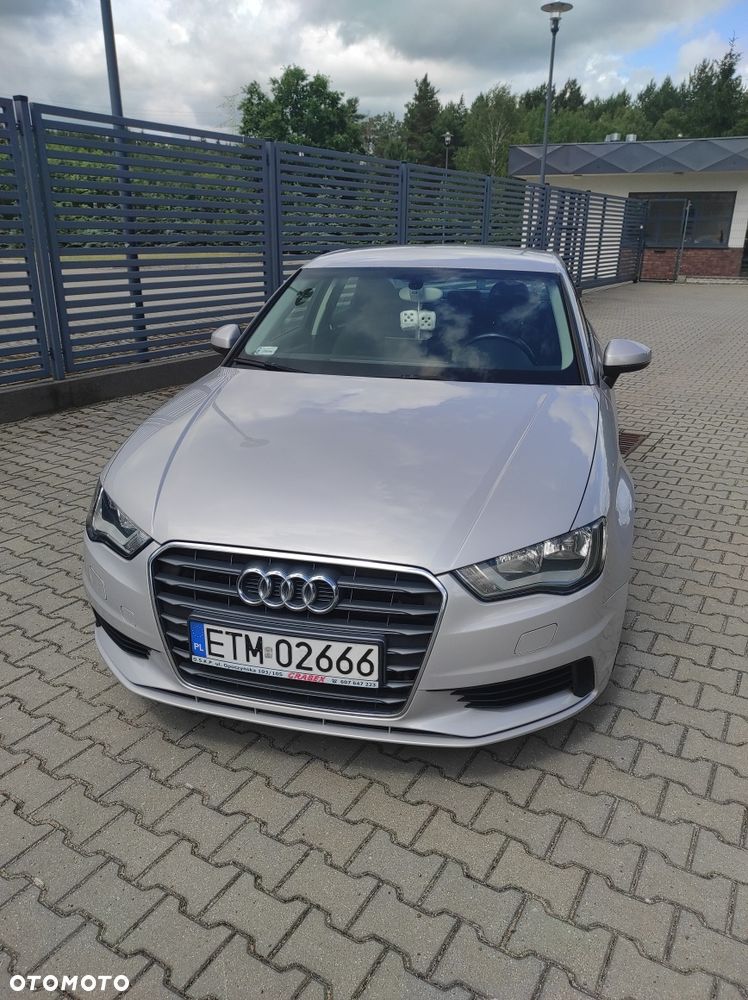Audi A3 Sportback - 1