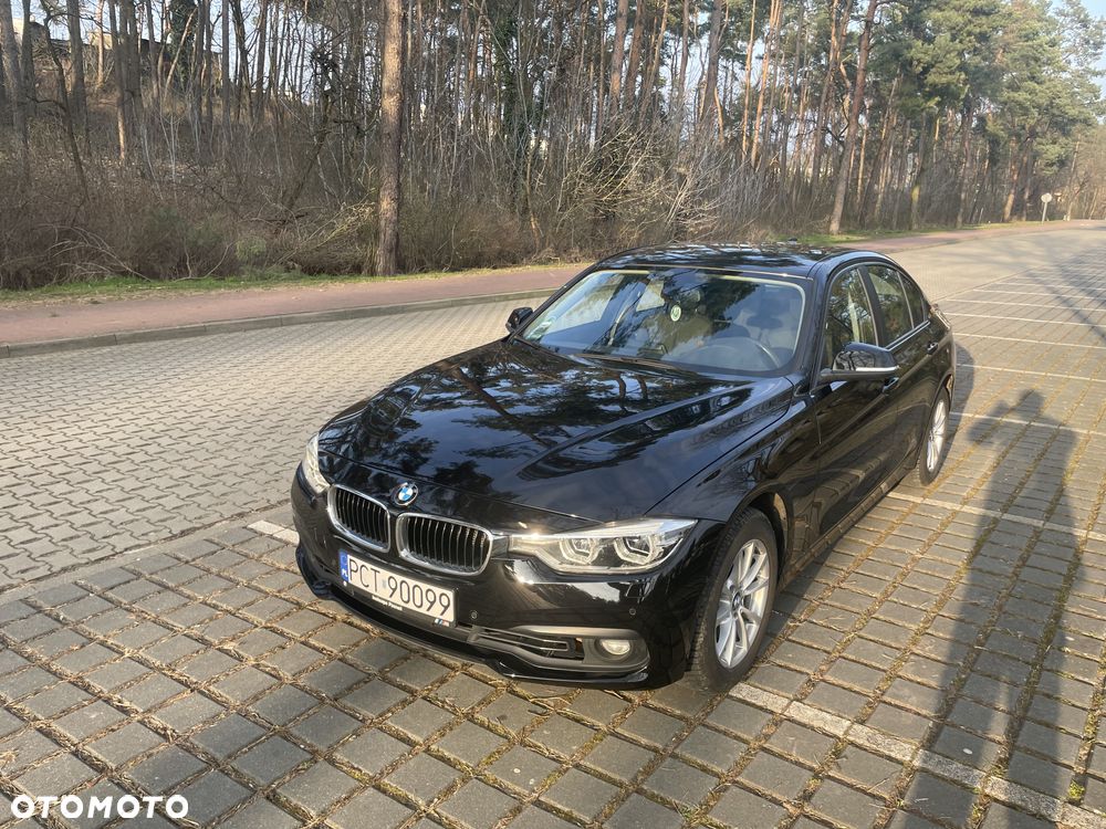 BMW Seria 3 318i - 4