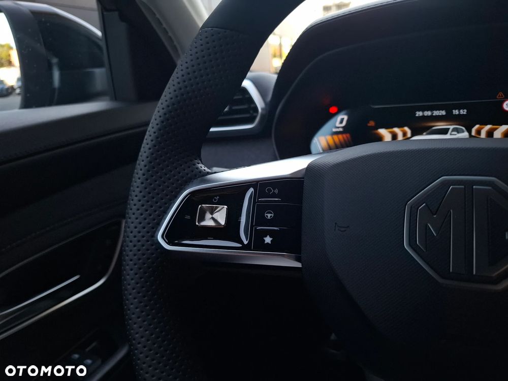 MG ZS Hybrid+ - 20