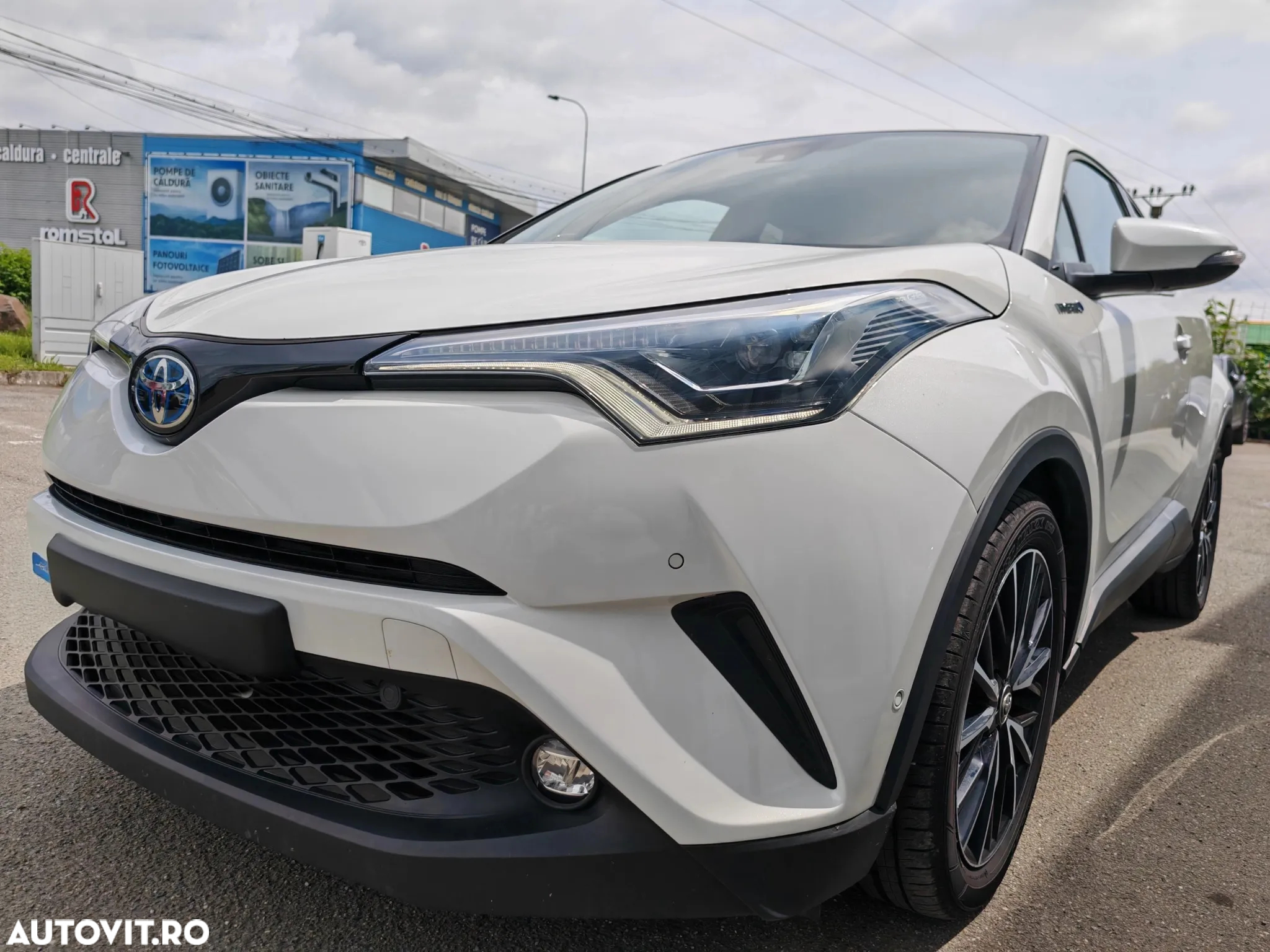 Toyota C-HR 1.8 HSD 4x2 CVT C-lassy LED - 8