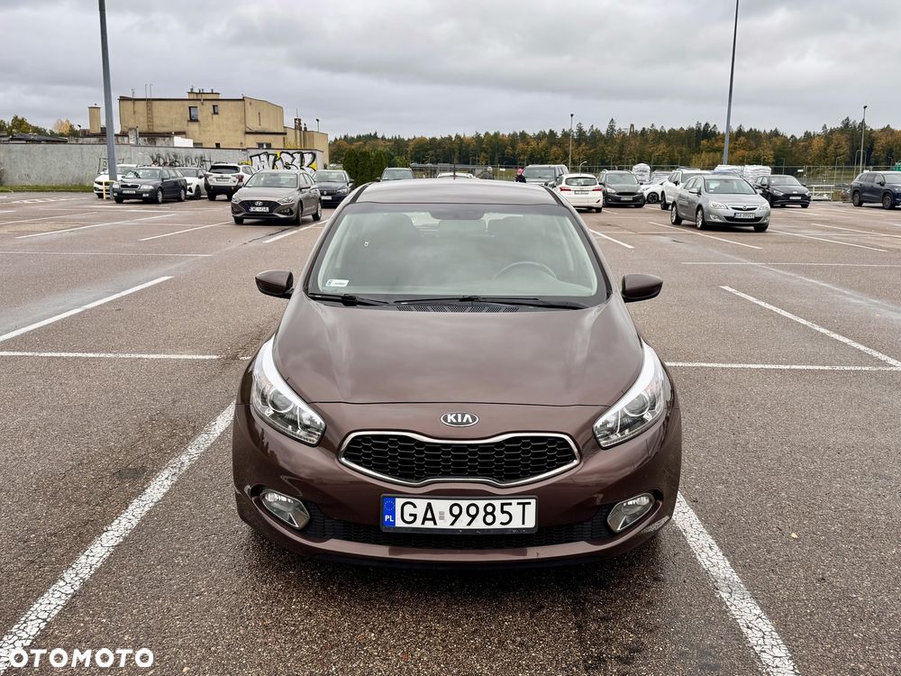 Kia Ceed - 9