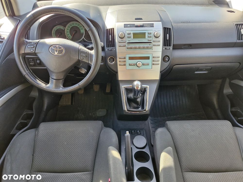 Toyota Corolla Verso 2.0 D-4D Prestige 7os - 9