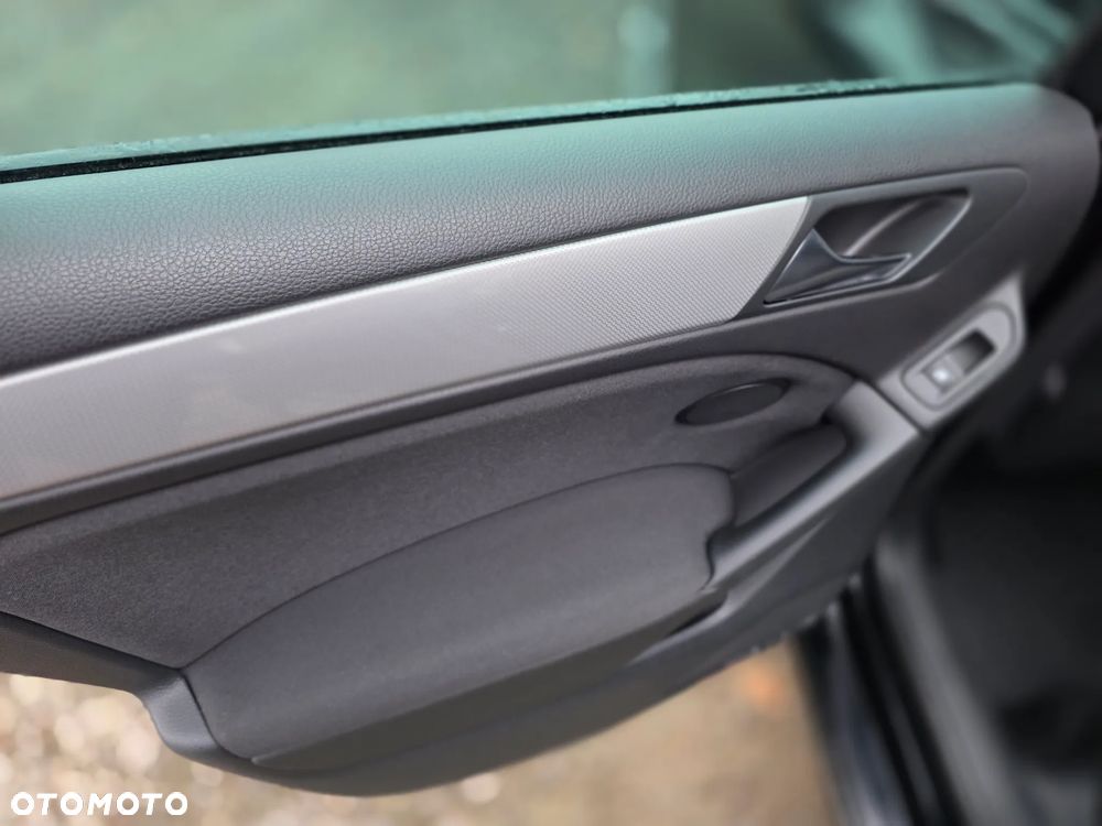 Volkswagen Golf 1.6 TDI DPF MATCH - 28