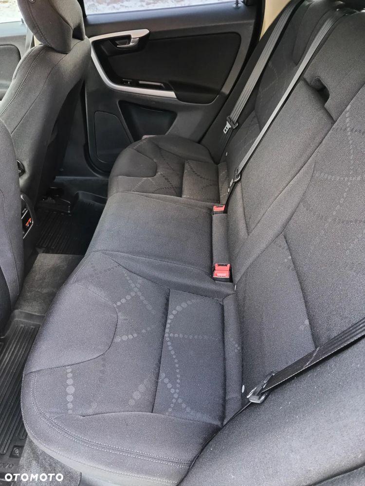 Volvo XC 60 2.4D DRIVe - 27