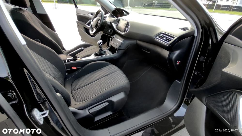 Peugeot 308 1.2 PureTech Allure S&S - 14