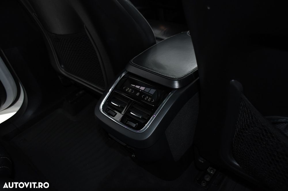 Volvo XC 90 T5 AWD 5 locuri R-Design - 20