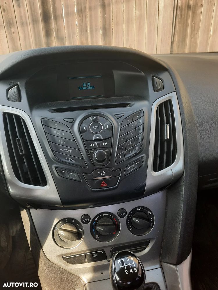 Ford Focus 1.6 TDCi DPF Titanium - 8