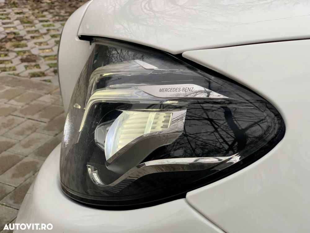 Mercedes-Benz E - 12