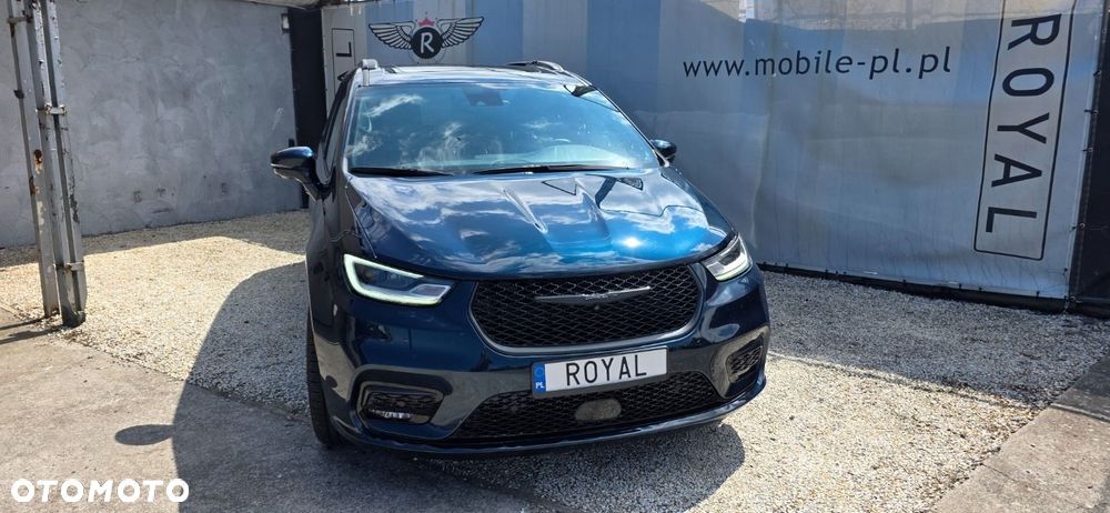 Chrysler Pacifica - 11