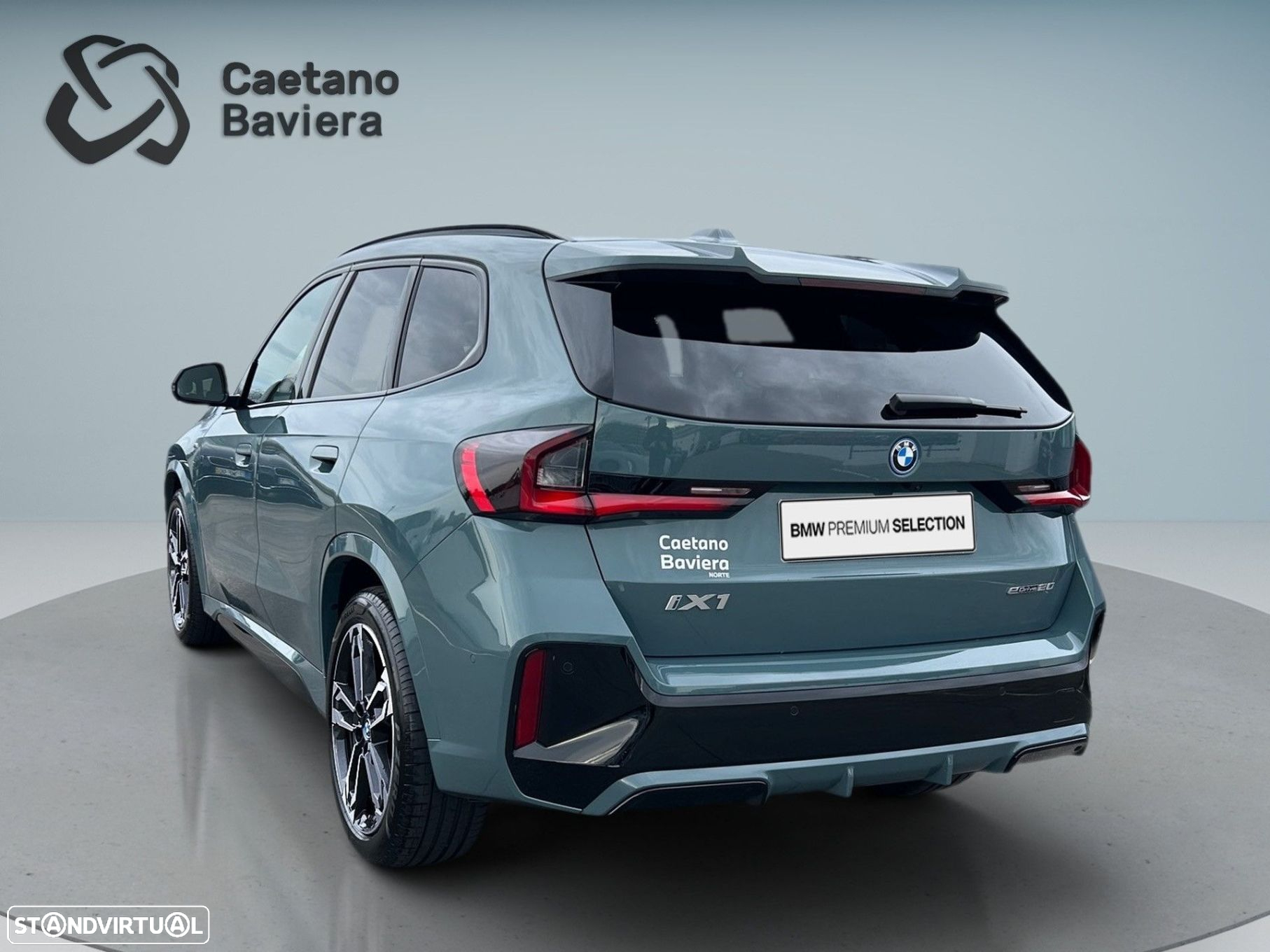 BMW iX1 eDrive20 Pack Desportivo M - 5