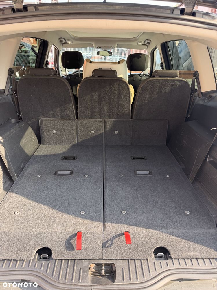 Ford S-Max - 14