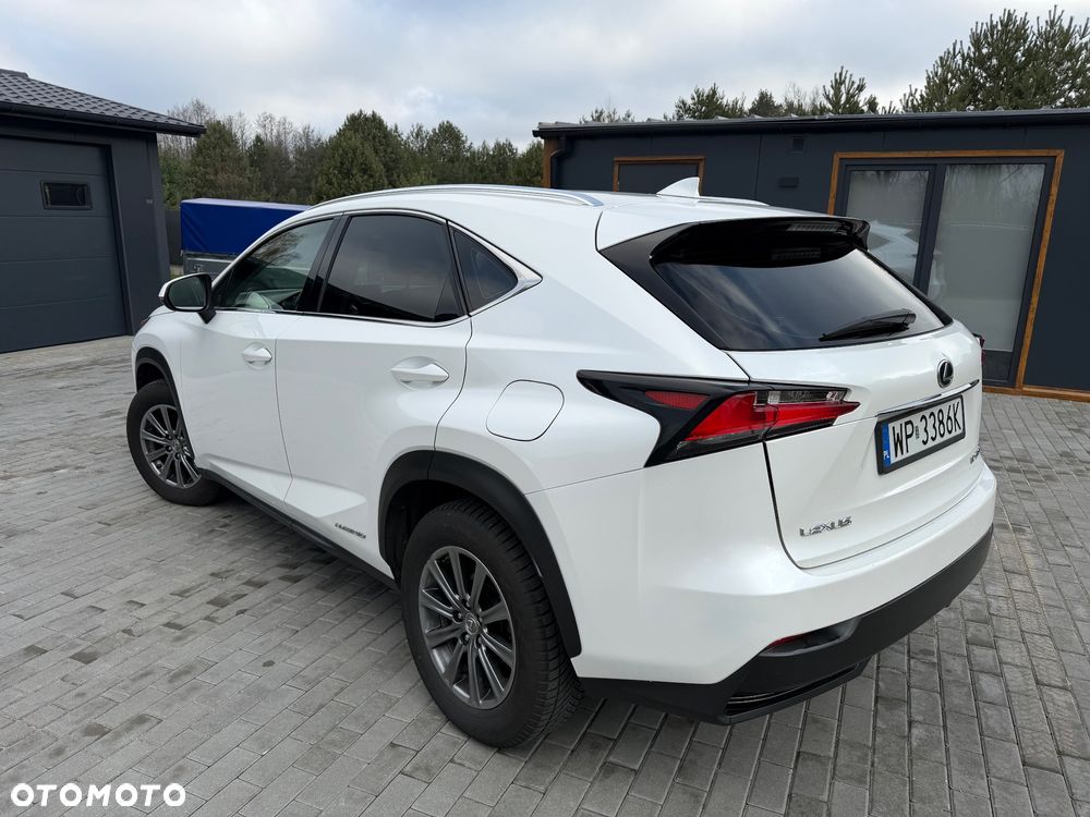 Lexus NX 300h Comfort AWD - 4