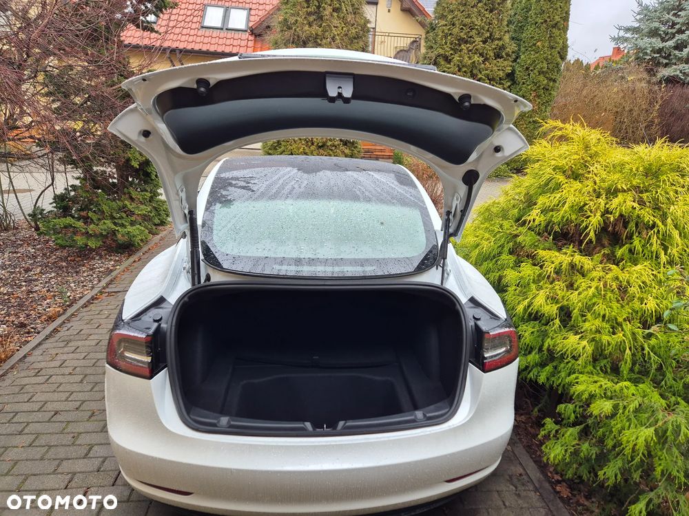 Tesla Model 3 Long Range AWD - 4