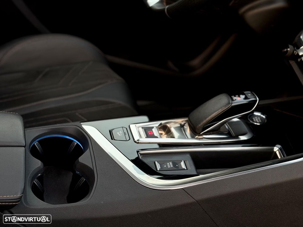 Peugeot 3008 1.6 Hybrid4 GT Pack e-EAT8 - 43