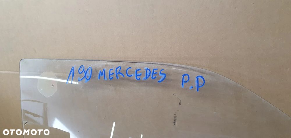 Szyba prawy przód przednia prawa Mercedes W201 190 - 6
