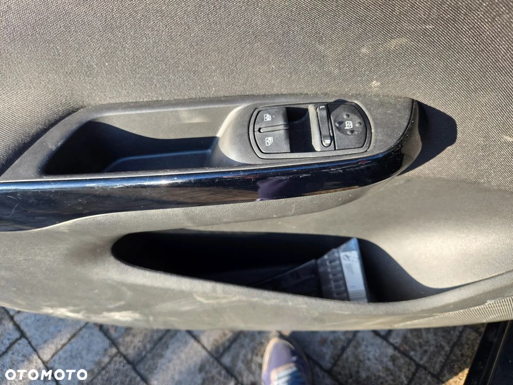 Opel Corsa 1.2 Essentia - 8